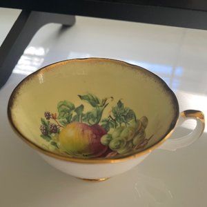 Royal Grafton Fine Bone China Teacup Apples Grapes Gold Gilt